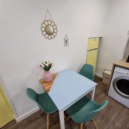 Near Parque Eduardo Vii