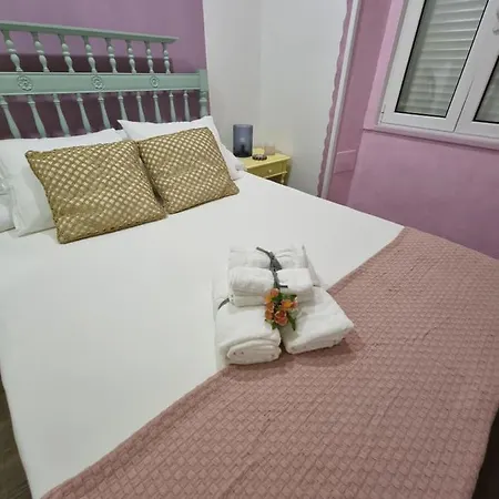 Near Parque Eduardo Vii * Lisboa