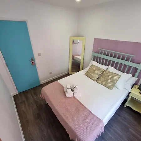 Near Parque Eduardo Vii * Lizbona